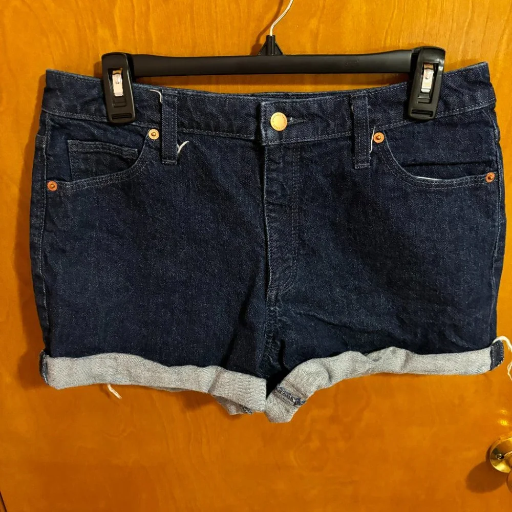 Universal Thread Vintage midi Shorts Size 10/30R Distressed Dark‎ Denim